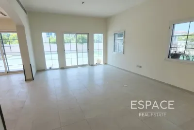 Jumeirah Village Triangle, Jumeirah Village Triangle, Dubai - Espace