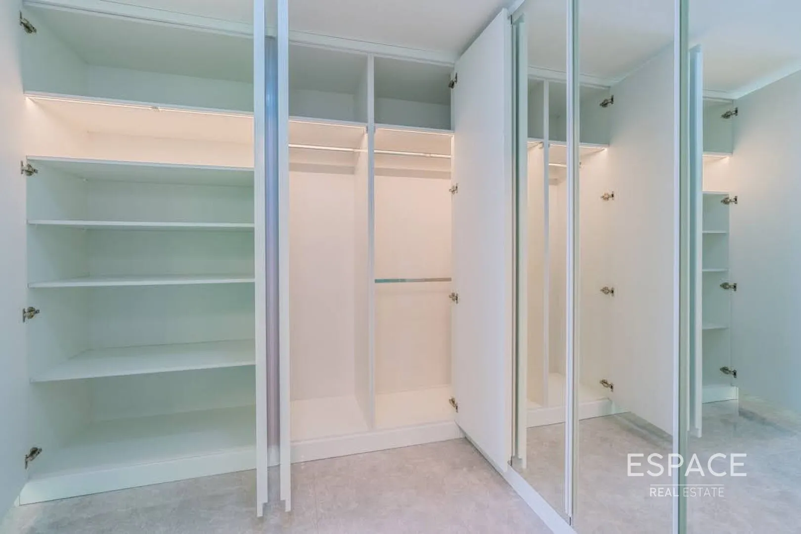 PropertiesGalleryCamera