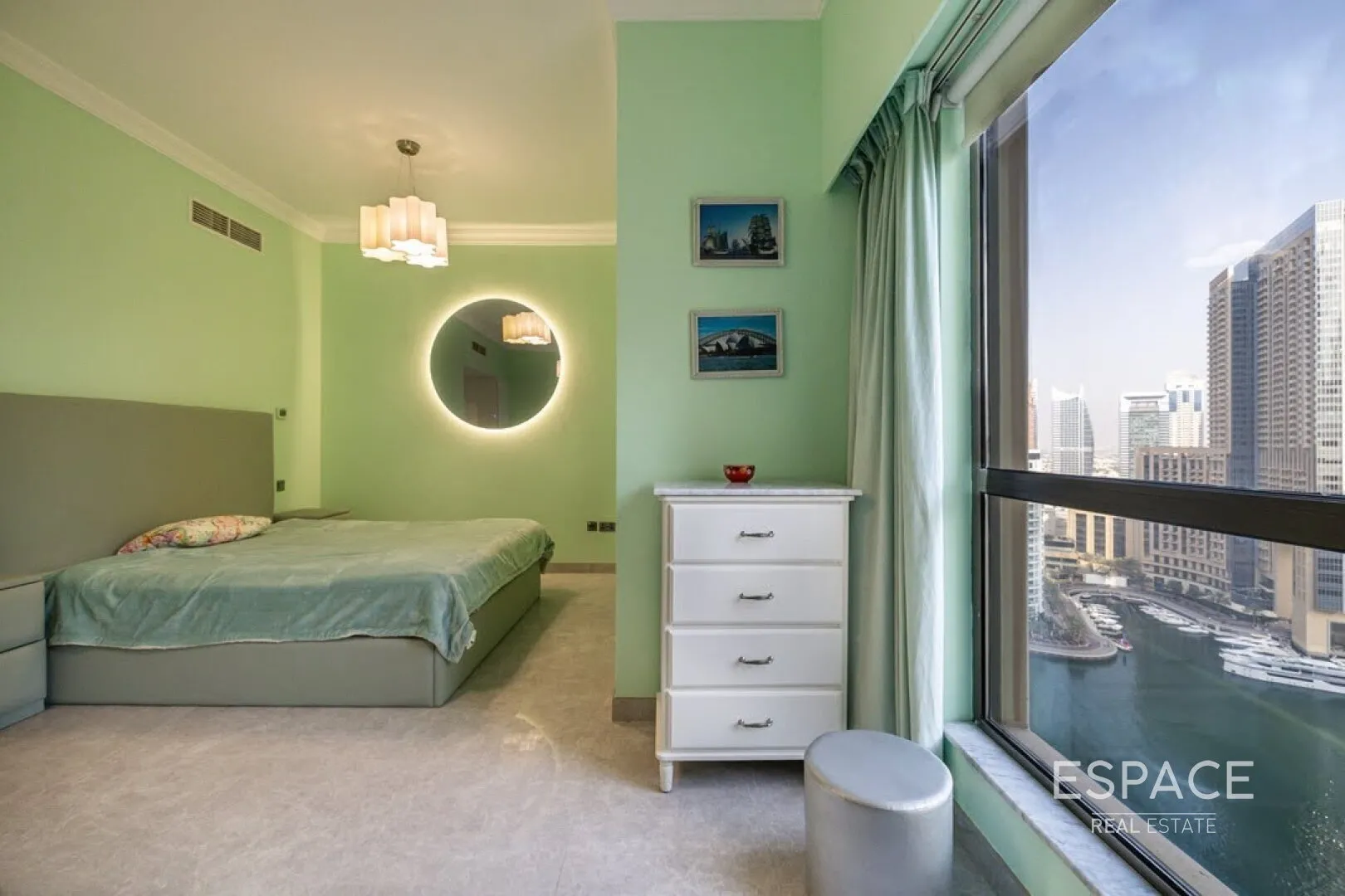 single static gallery