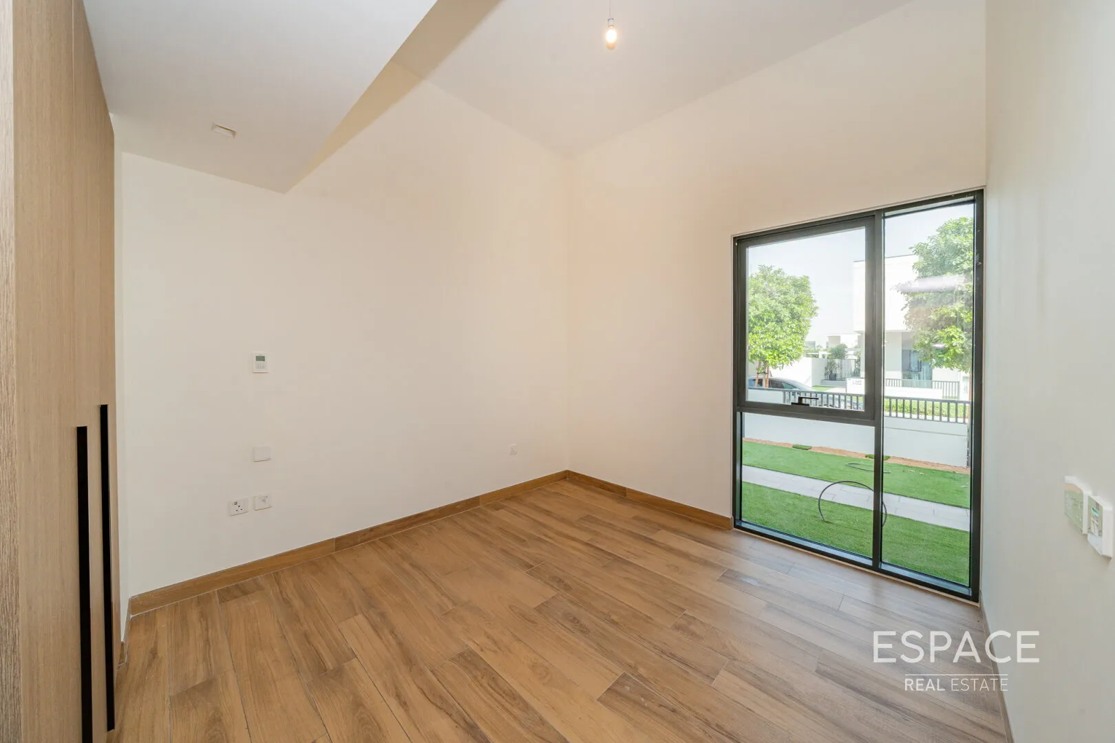 single static gallery