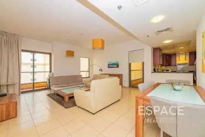 JBR - Shams 1, Jumeirah Beach Residence, Dubai - Espace