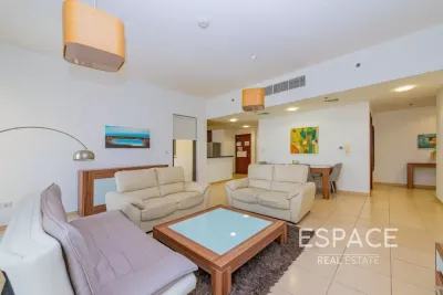 JBR - Shams 1, Jumeirah Beach Residence, Dubai - Espace