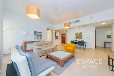 JBR - Shams 1, Jumeirah Beach Residence, Dubai - Espace