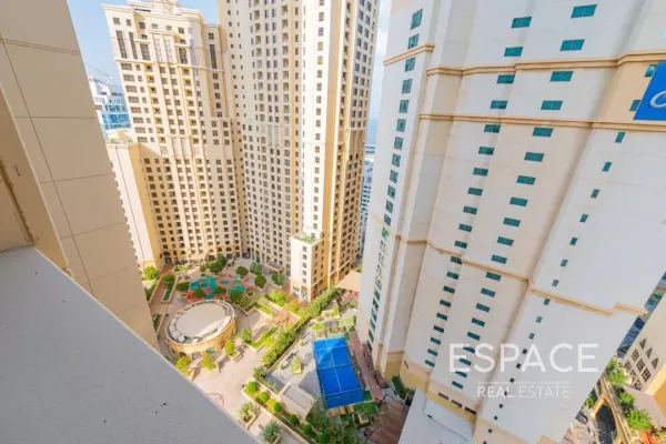 JBR - Shams 1, Jumeirah Beach Residence, Dubai - Espace