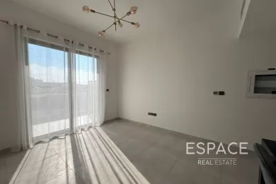 Binghatti Rose, Jumeirah Village Circle, Dubai - Espace