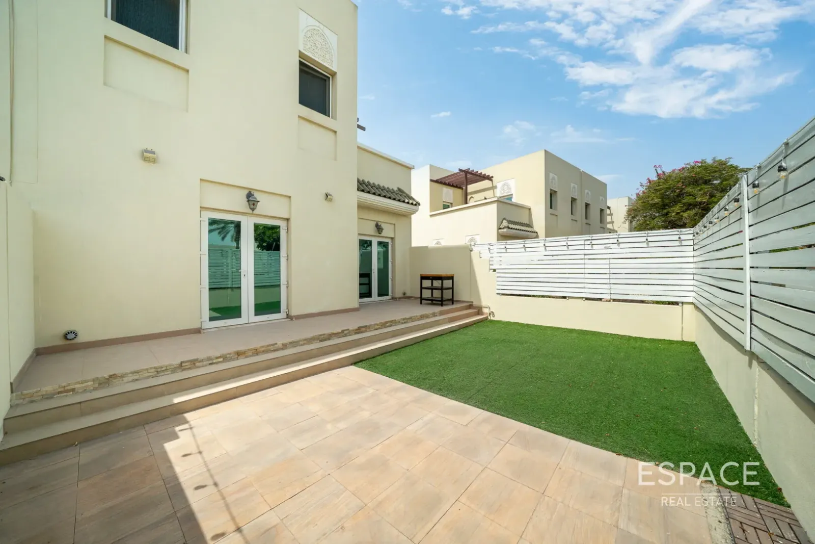 PropertiesGalleryCamera