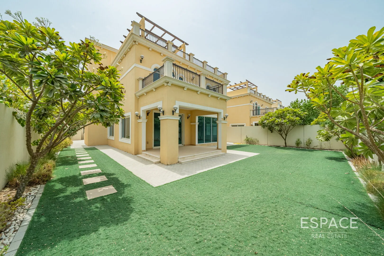 PropertiesGalleryCamera