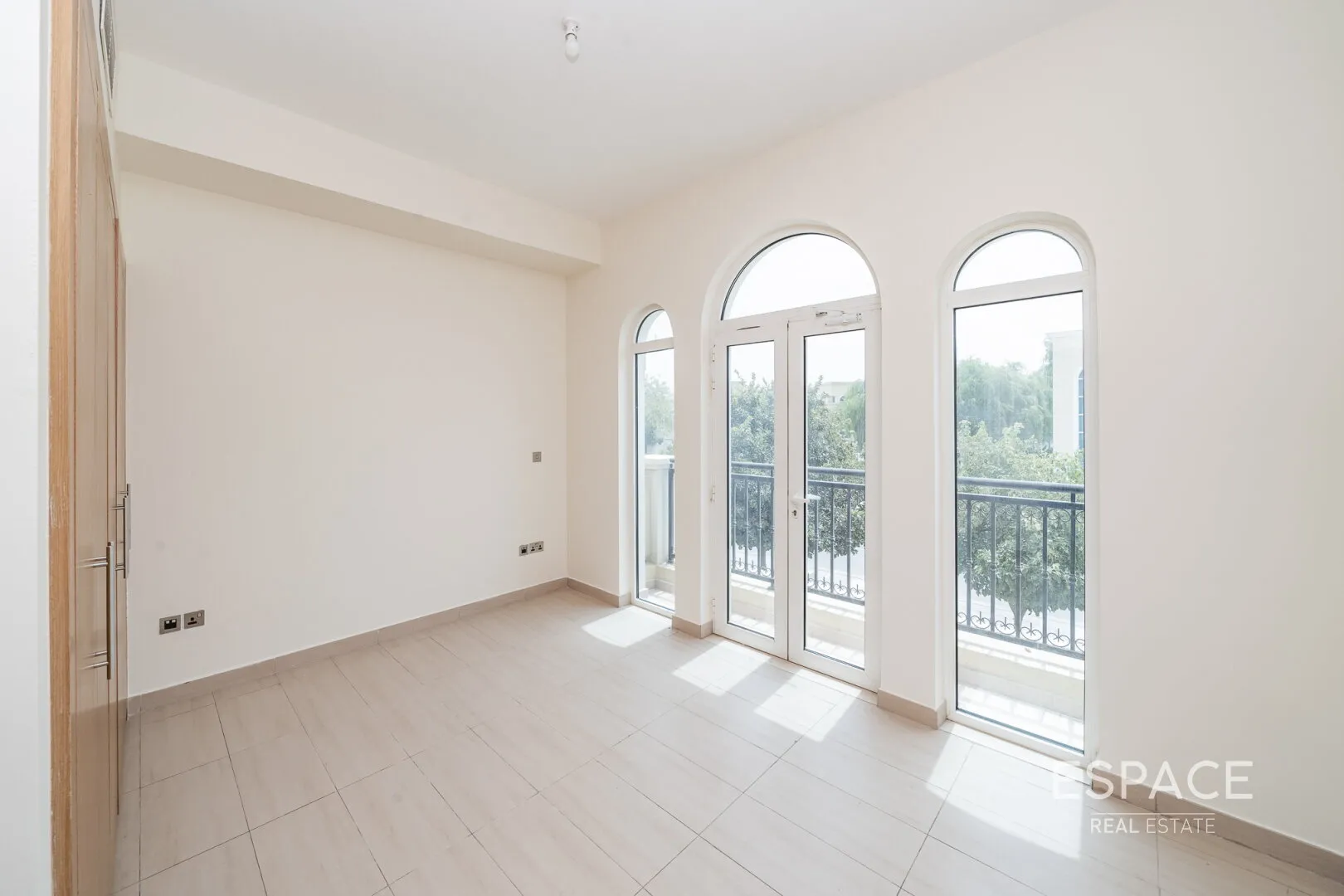PropertiesGalleryCamera