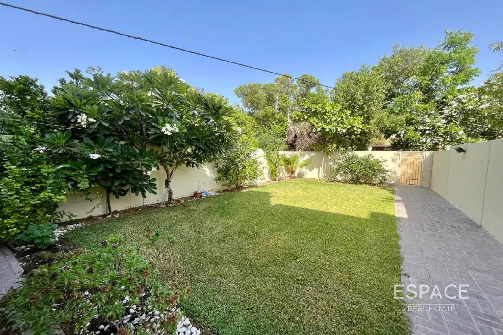 PropertiesGalleryCamera