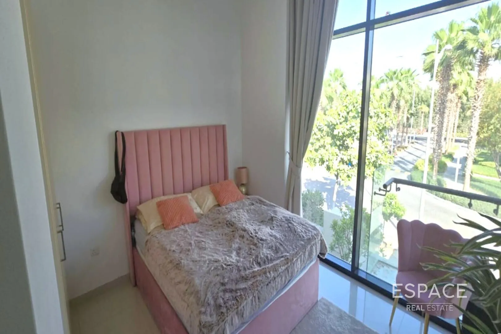 PropertiesGalleryCamera