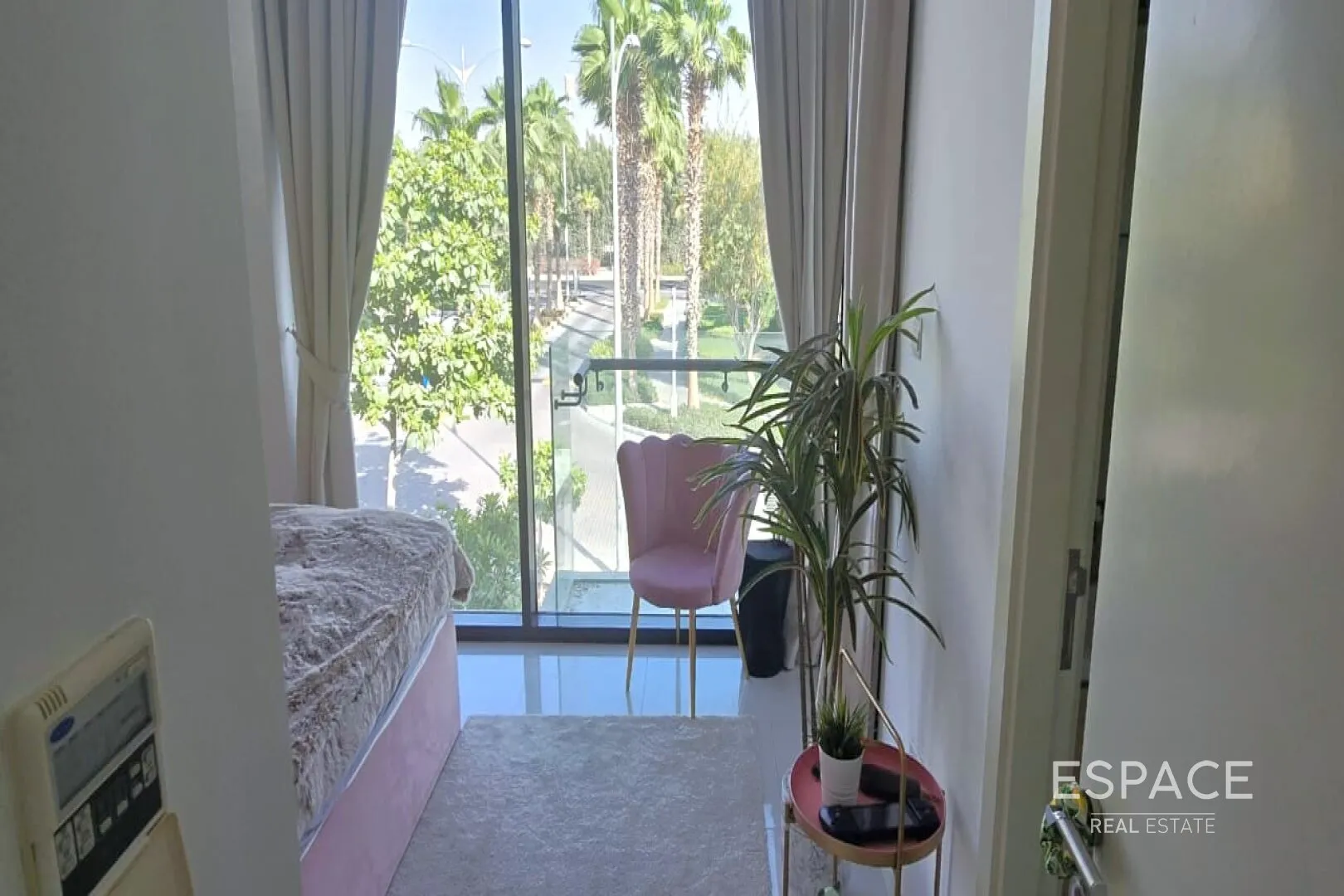 PropertiesGalleryCamera