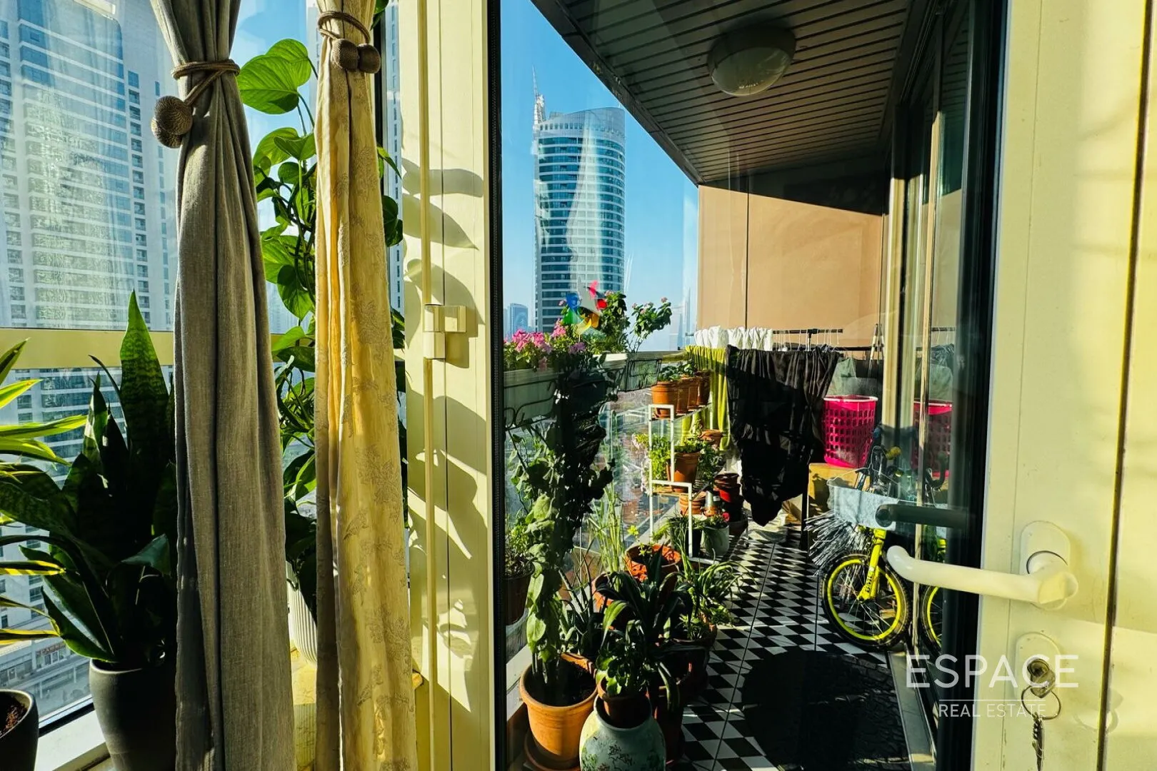 PropertiesGalleryCamera