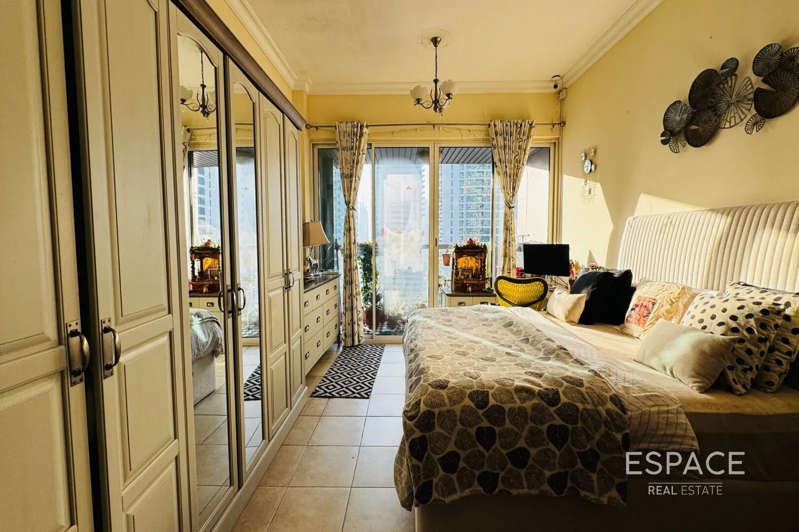 PropertiesGalleryCamera