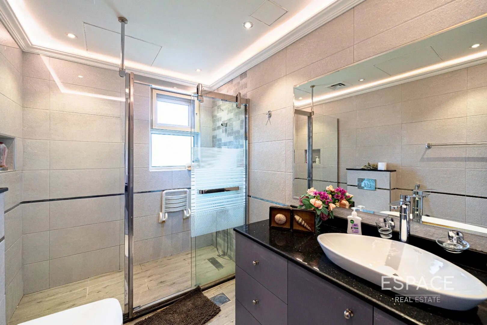 single static gallery