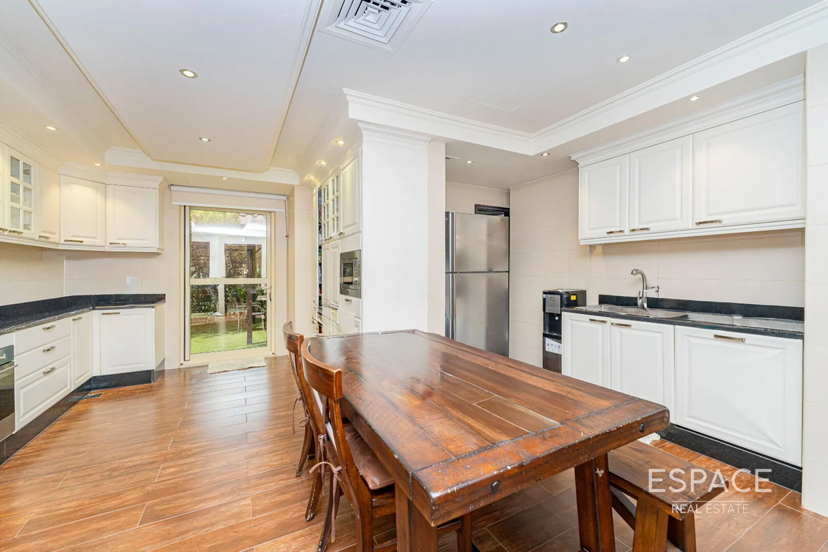 single static gallery