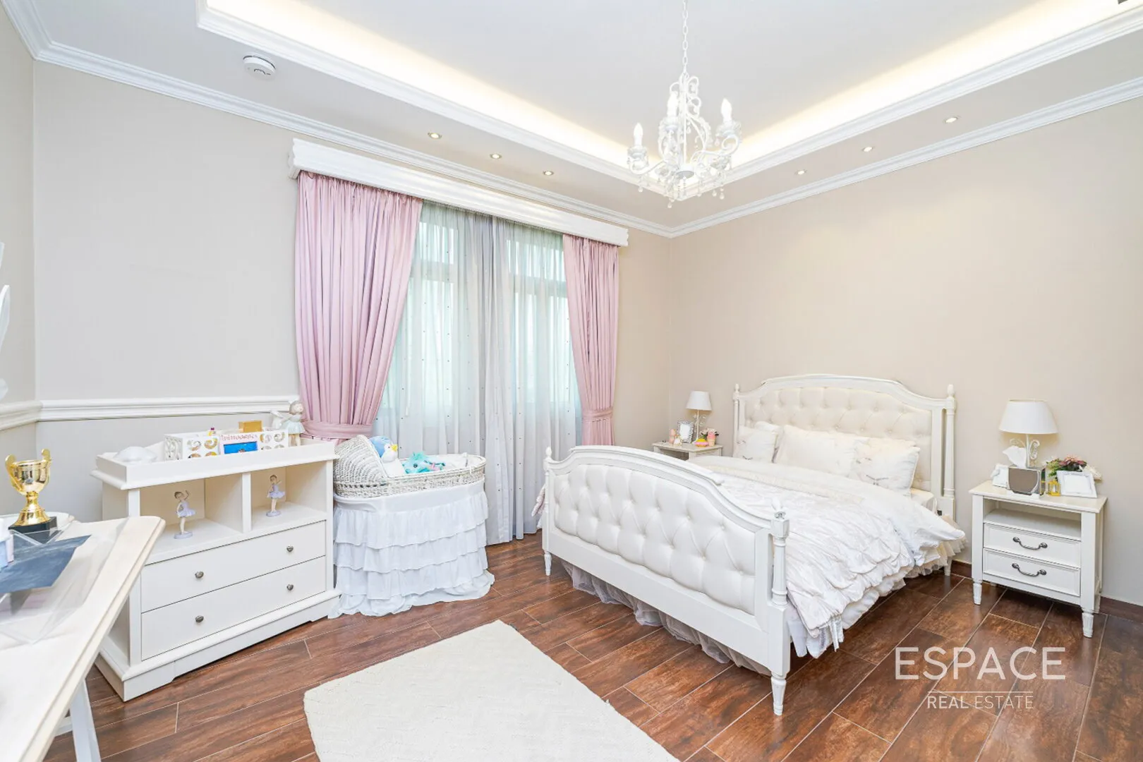 PropertiesGalleryCamera