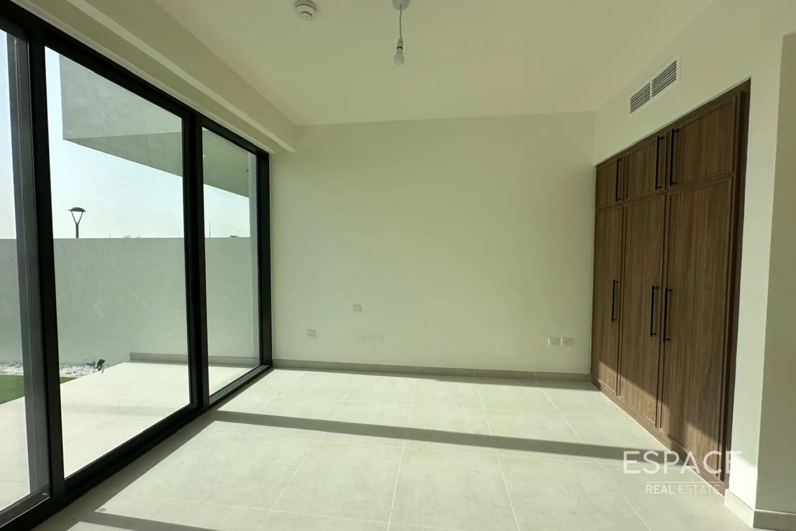 single static gallery