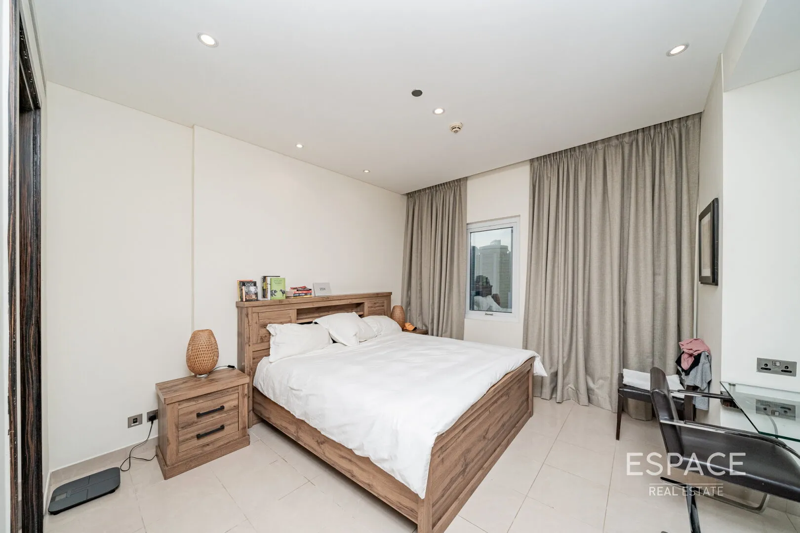 single static gallery