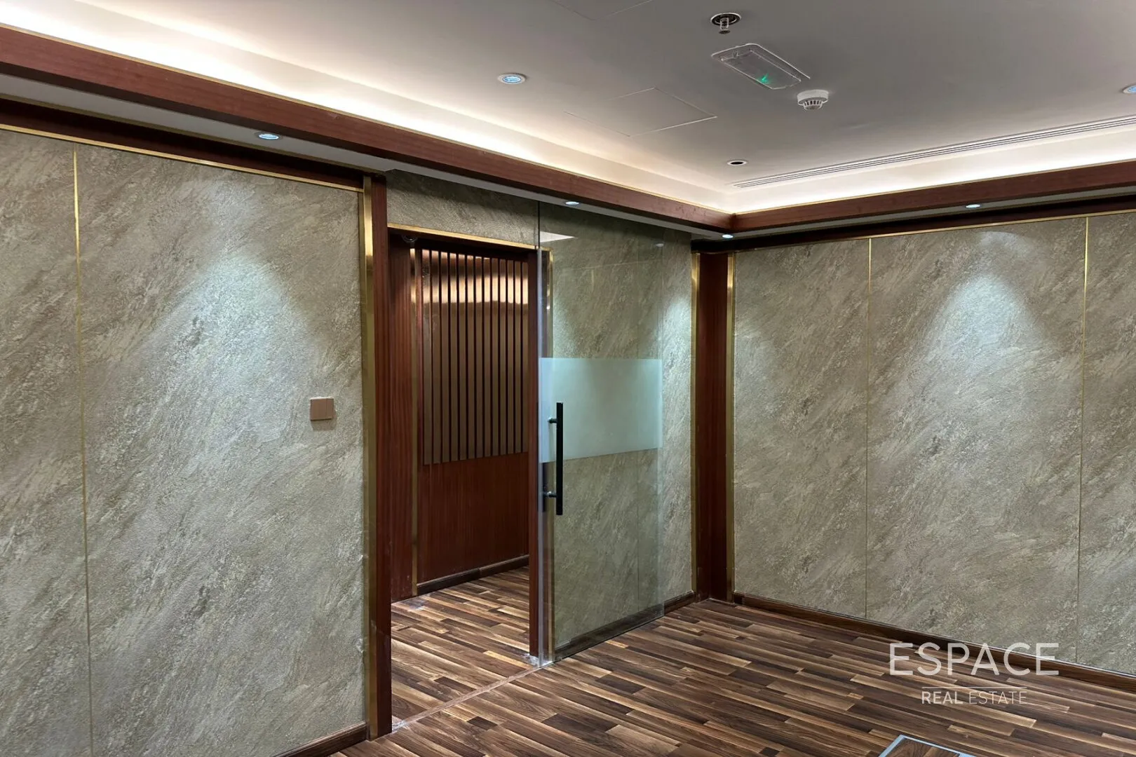 PropertiesGalleryCamera