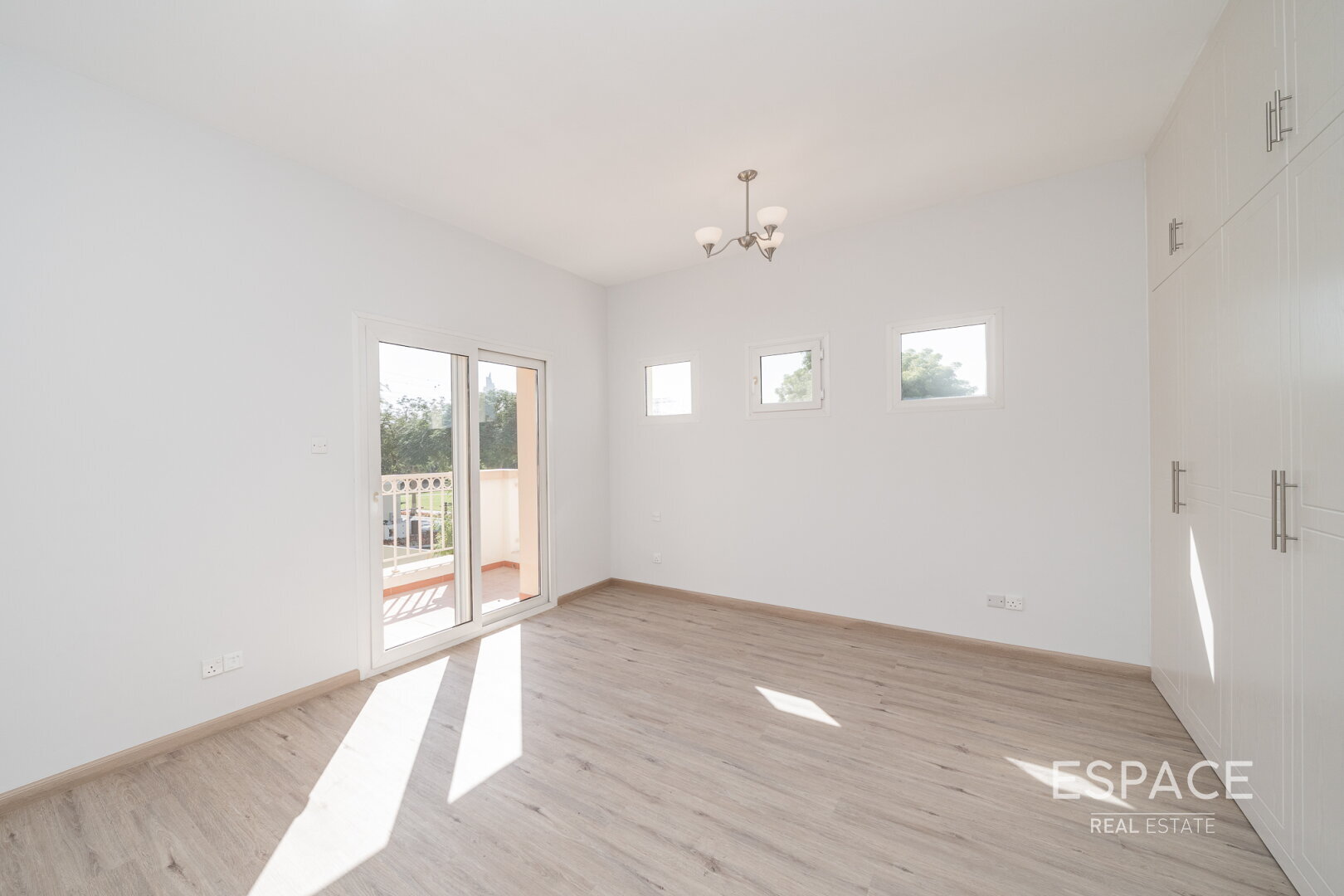 single static gallery