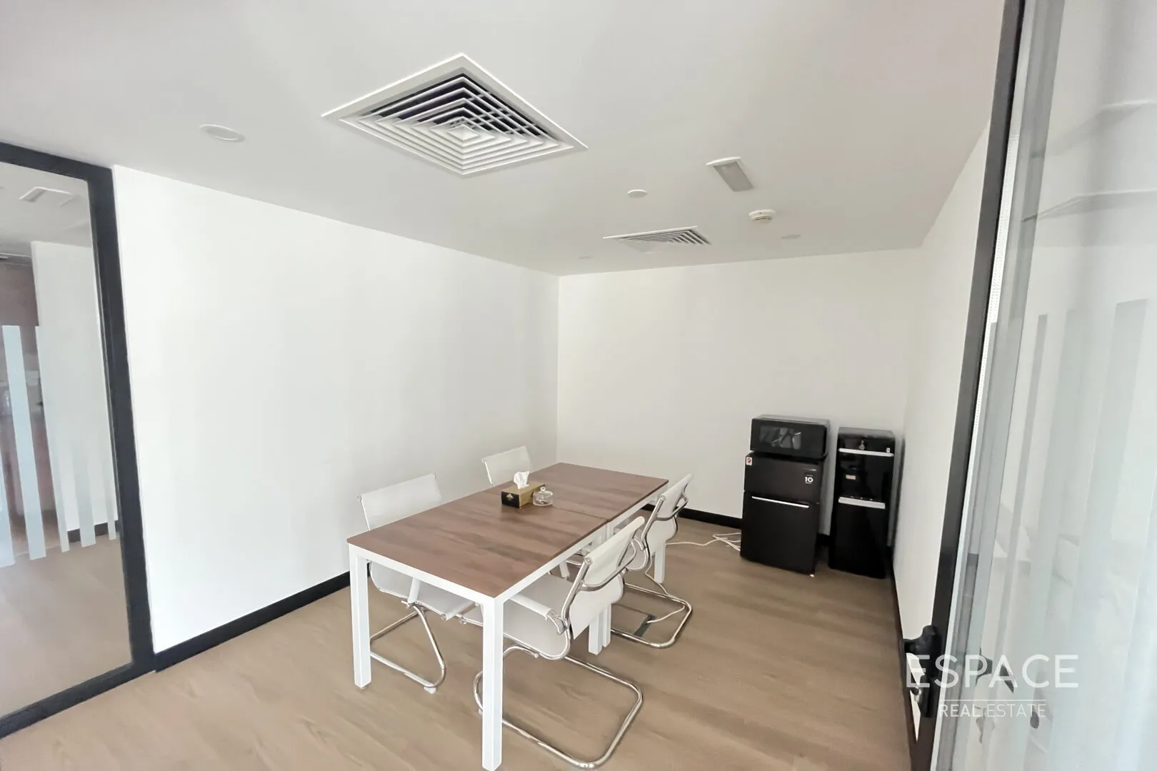 single static gallery