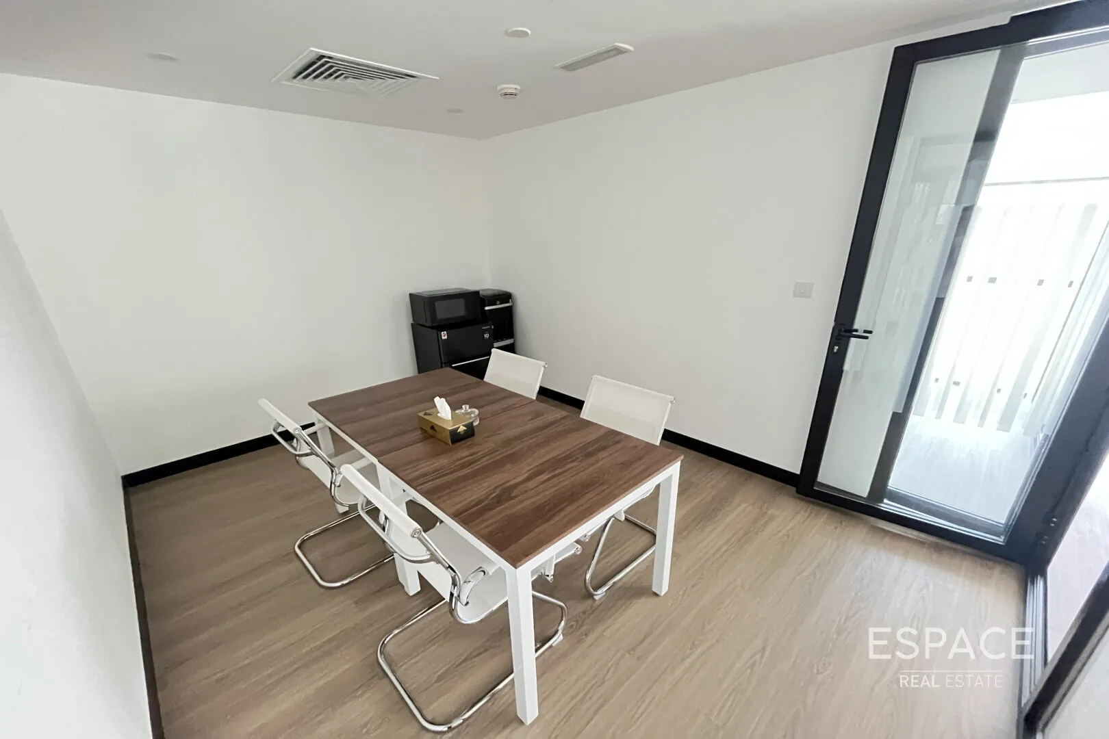 single static gallery