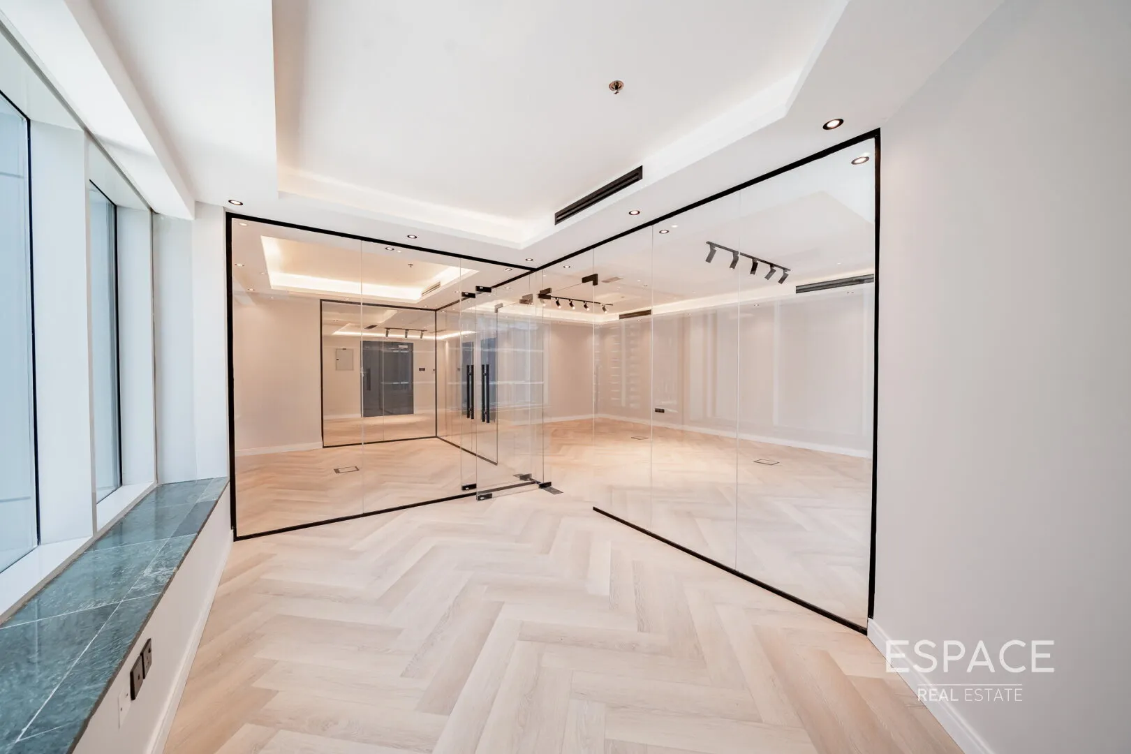 single static gallery