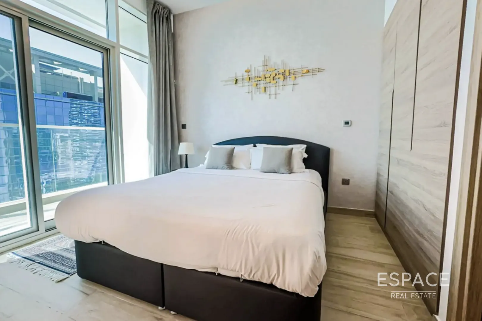 single static gallery