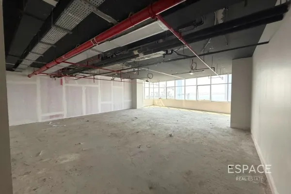 Mazaya Business Avenue AA1, Jumeirah Lake Towers, Dubai - Espace