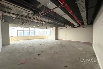 Mazaya Business Avenue AA1, Jumeirah Lake Towers, Dubai - Espace
