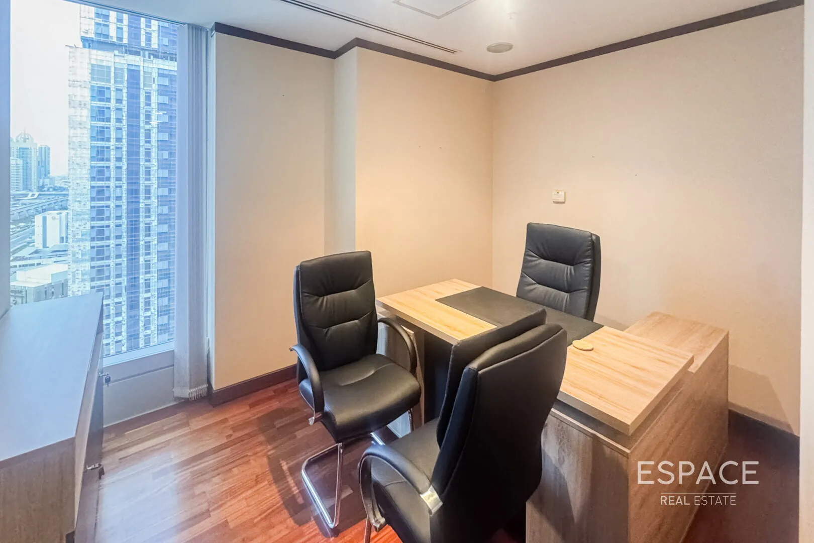 single static gallery