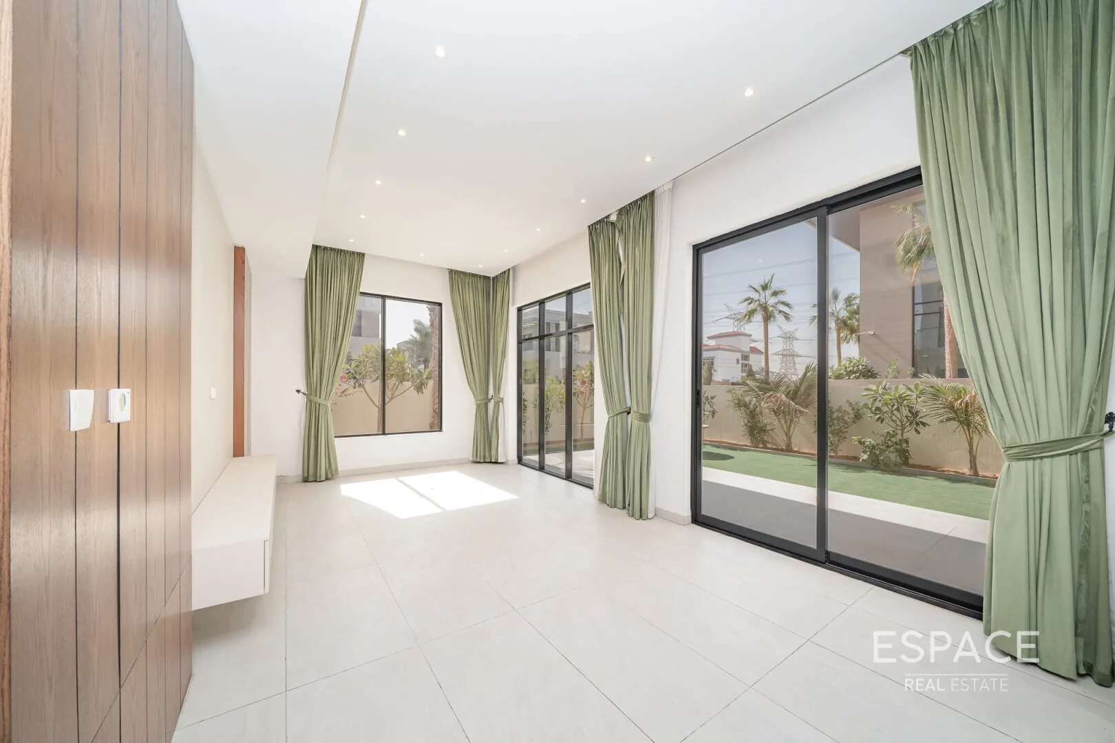 PropertiesGalleryCamera