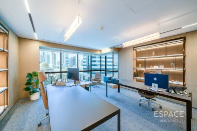 Jumeirah Business Centre 4, Jumeirah Lake Towers, Dubai - Espace