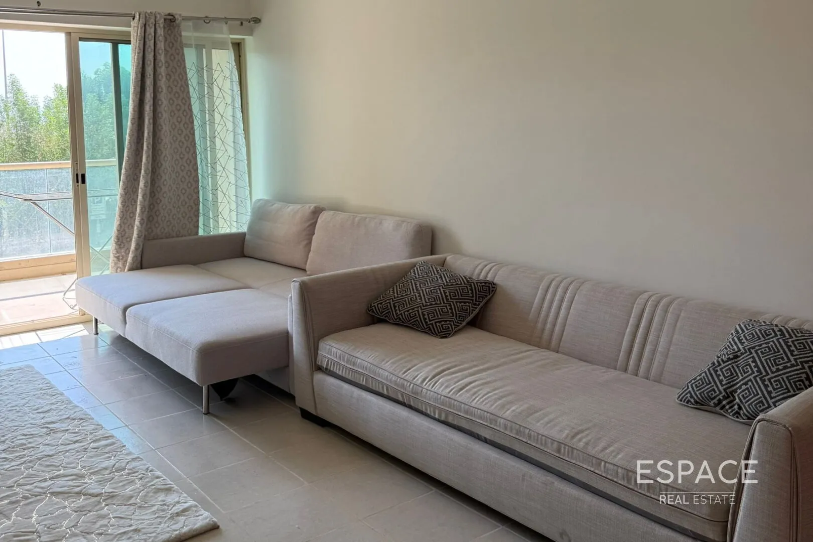 single static gallery