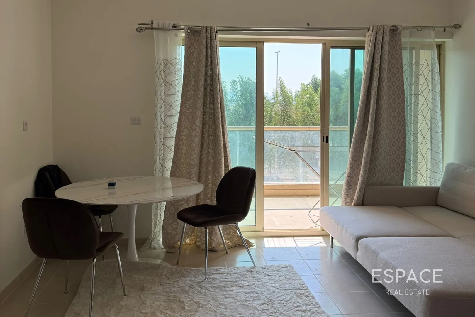 single static gallery