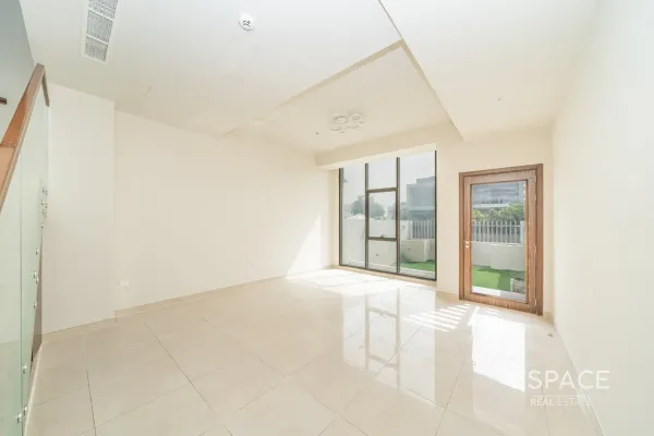 Custom Built, Al Furjan, Dubai - Espace