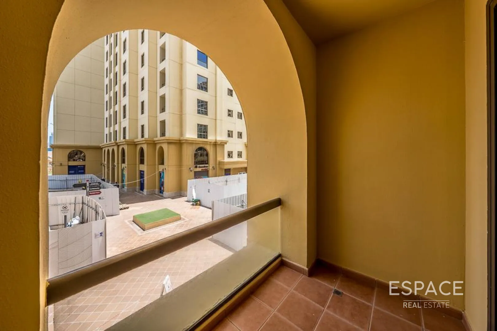 single static gallery