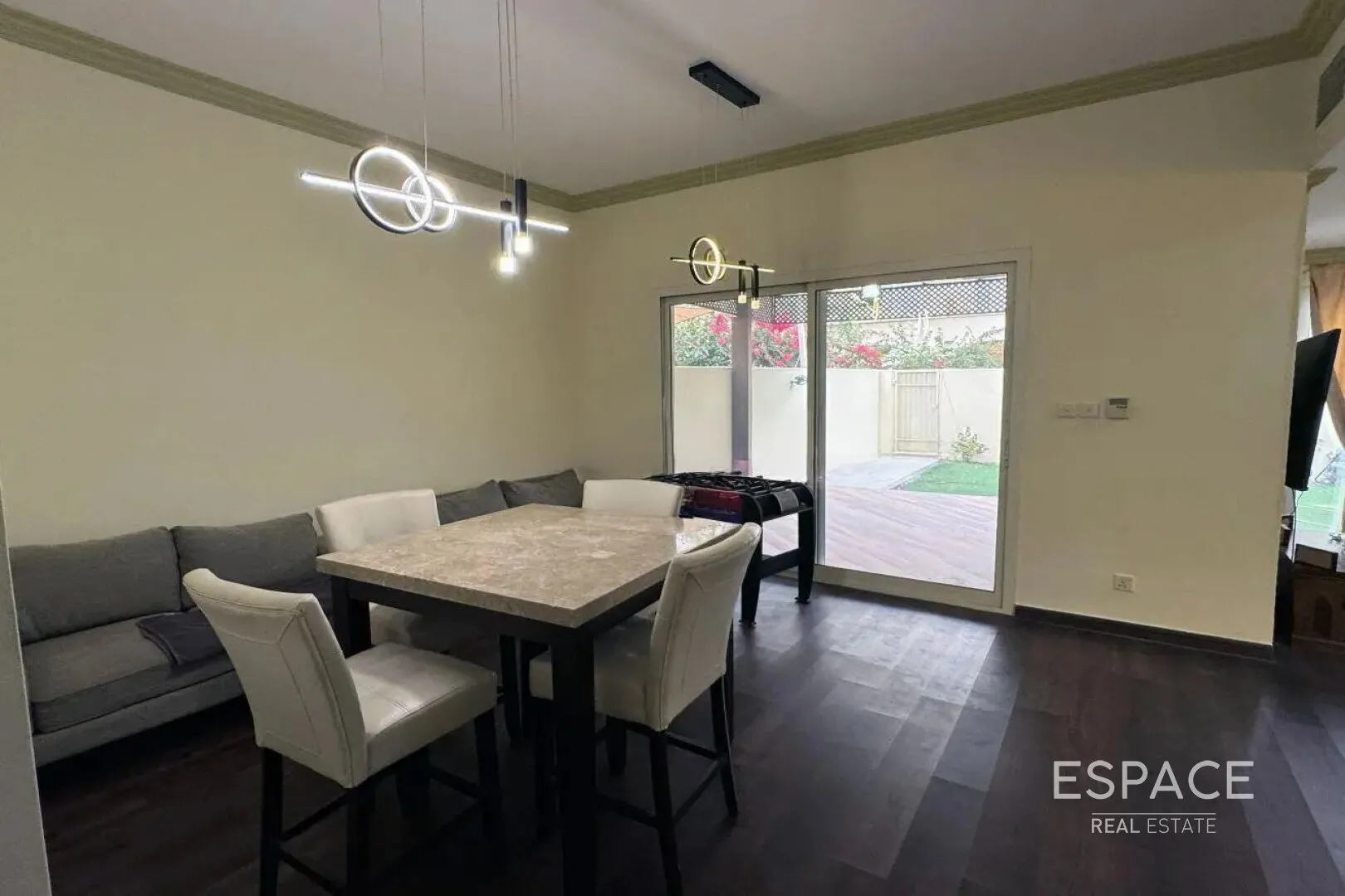 single static gallery