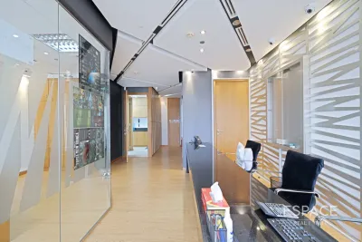 Gold Tower, Jumeirah Lake Towers, Dubai - Espace