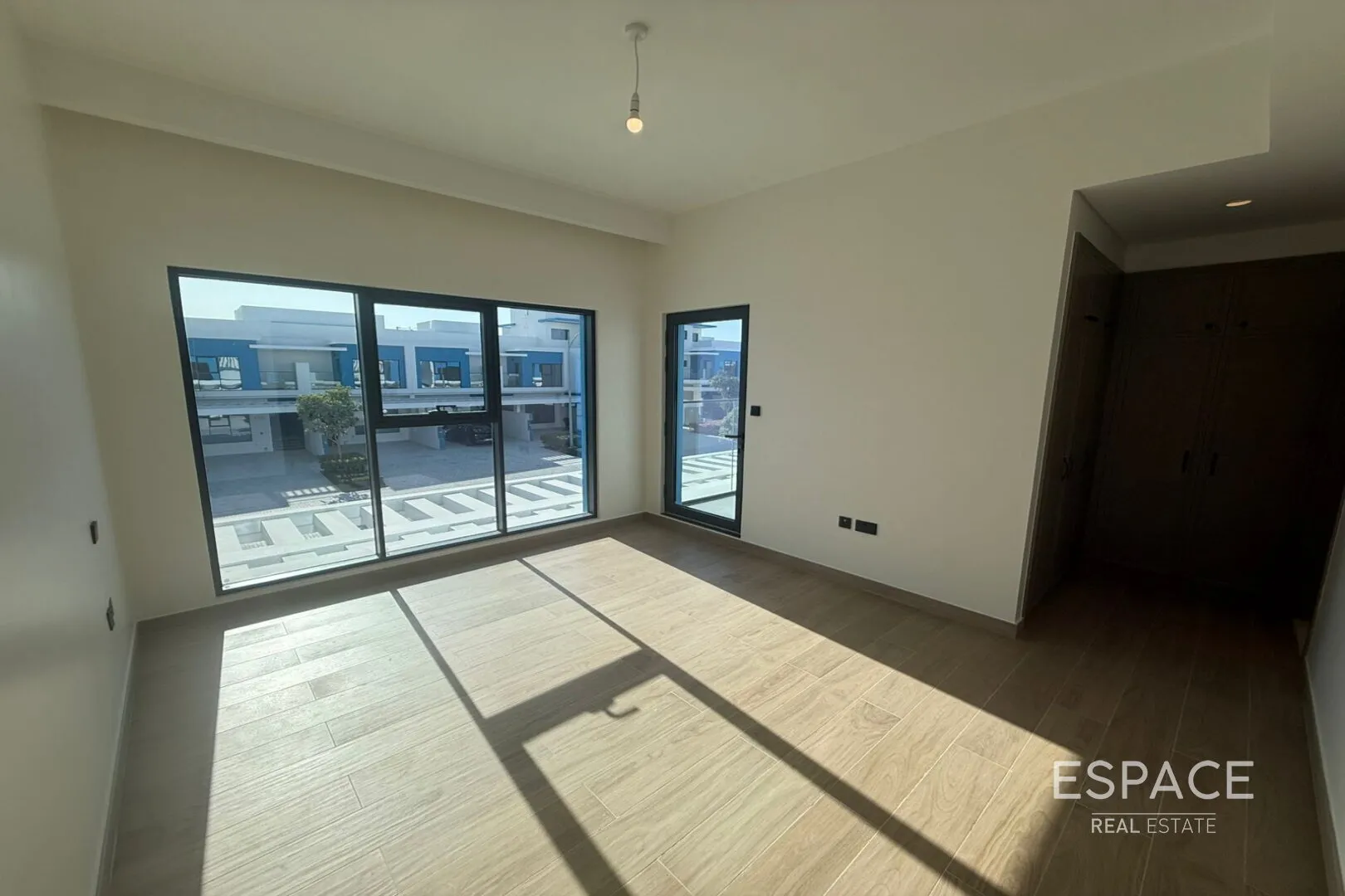 single static gallery