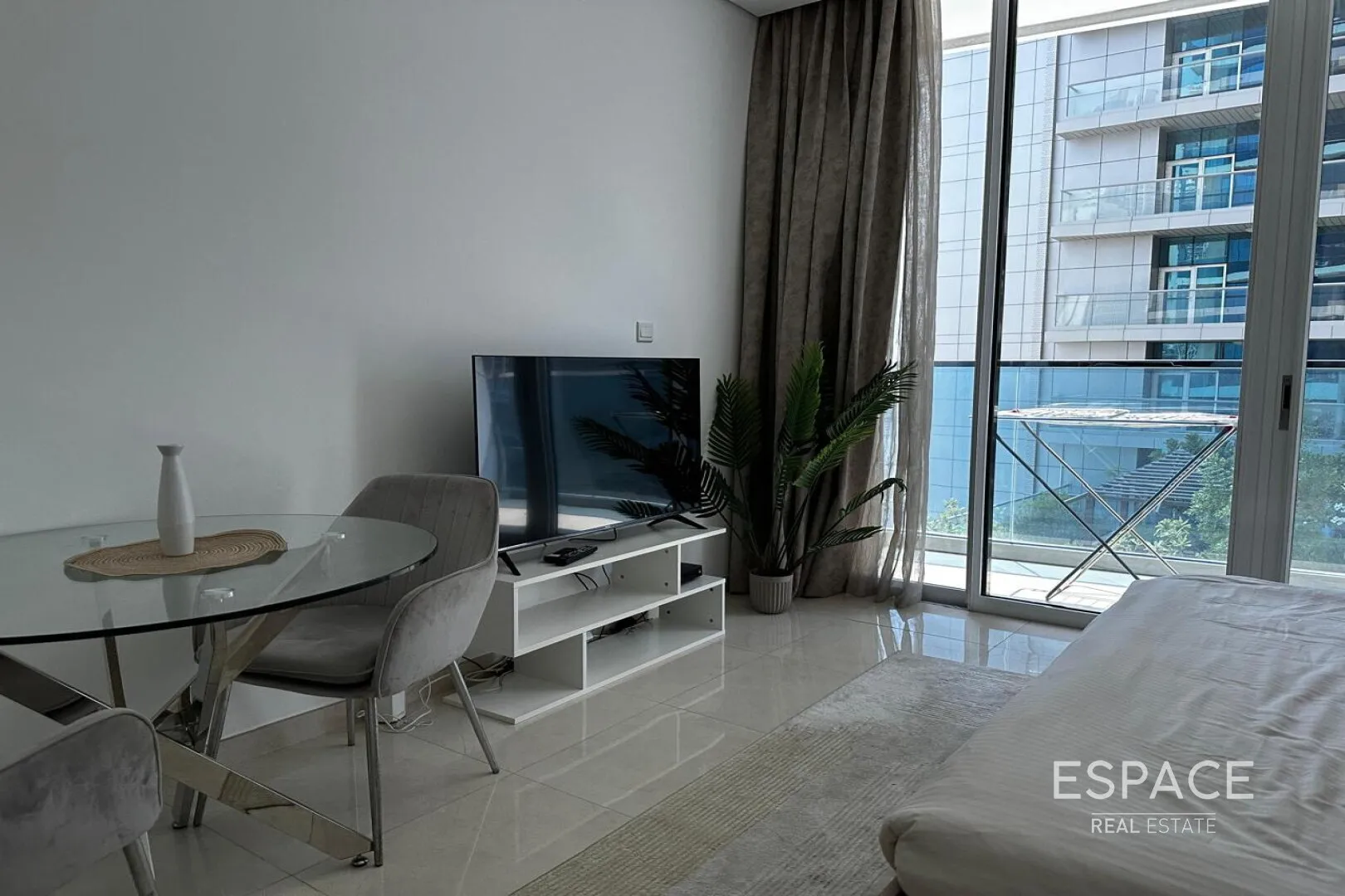 single static gallery