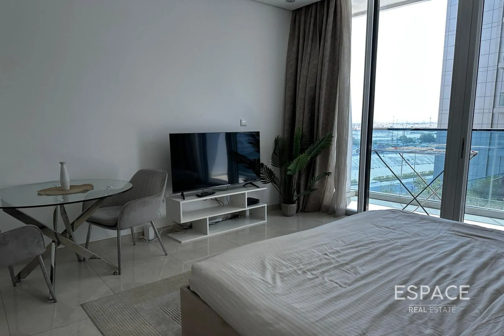 single static gallery