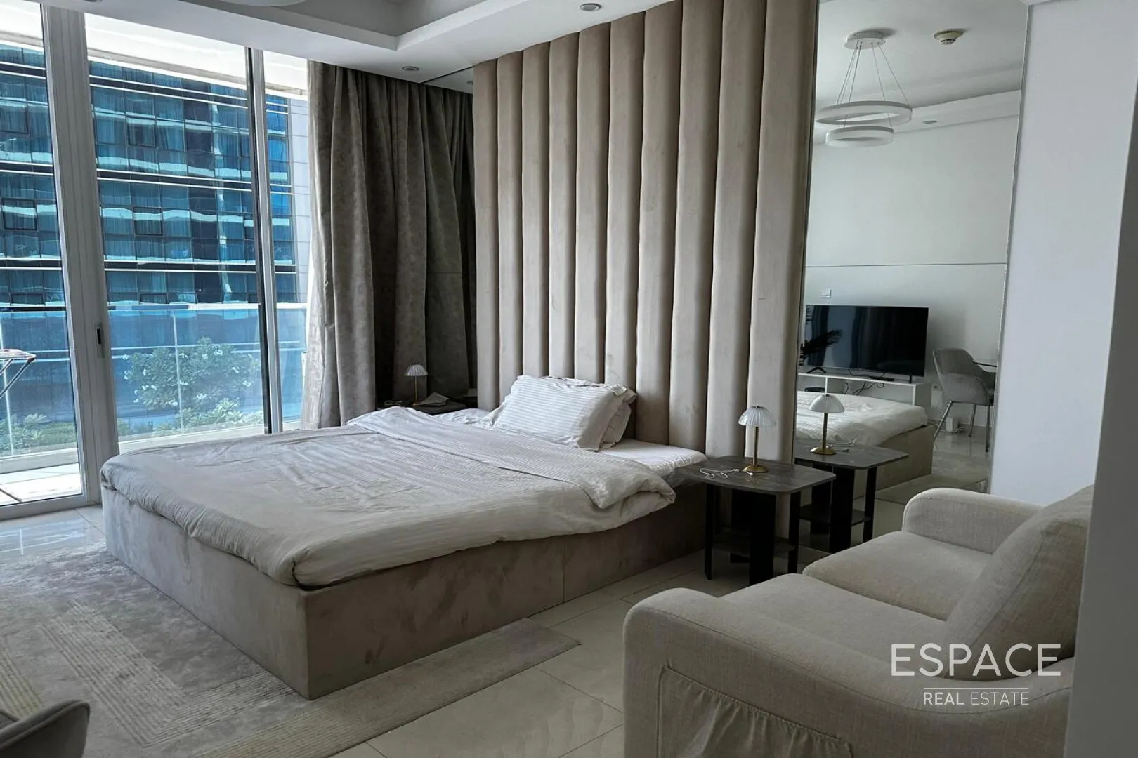 single static gallery