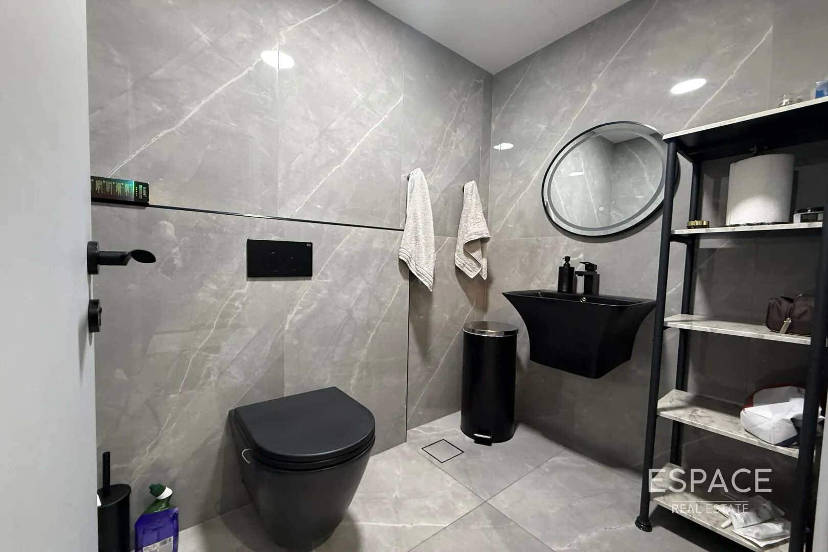 single static gallery