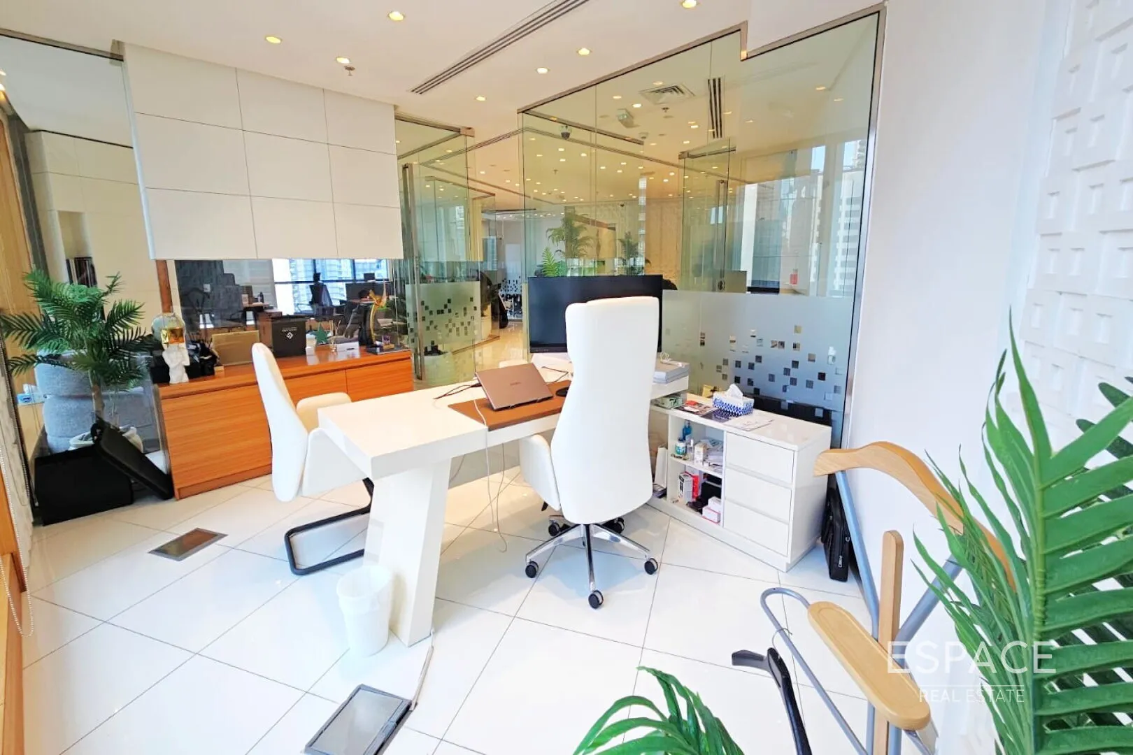 single static gallery