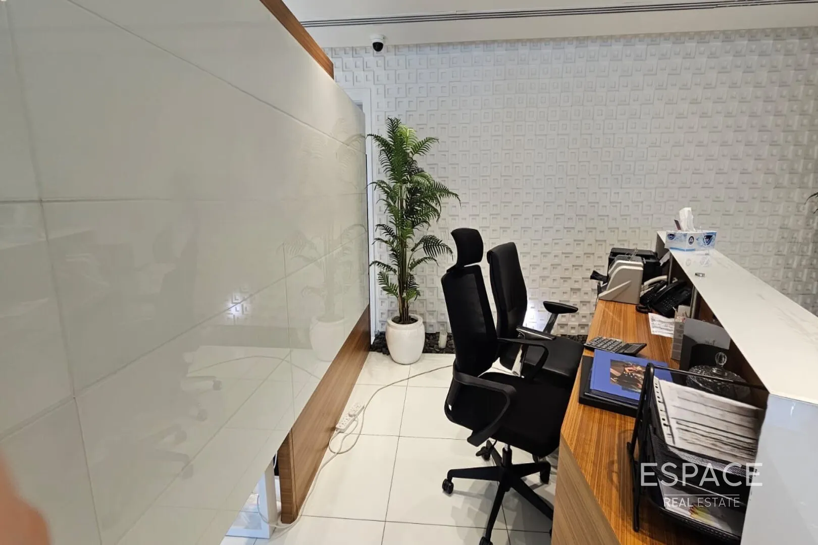 single static gallery