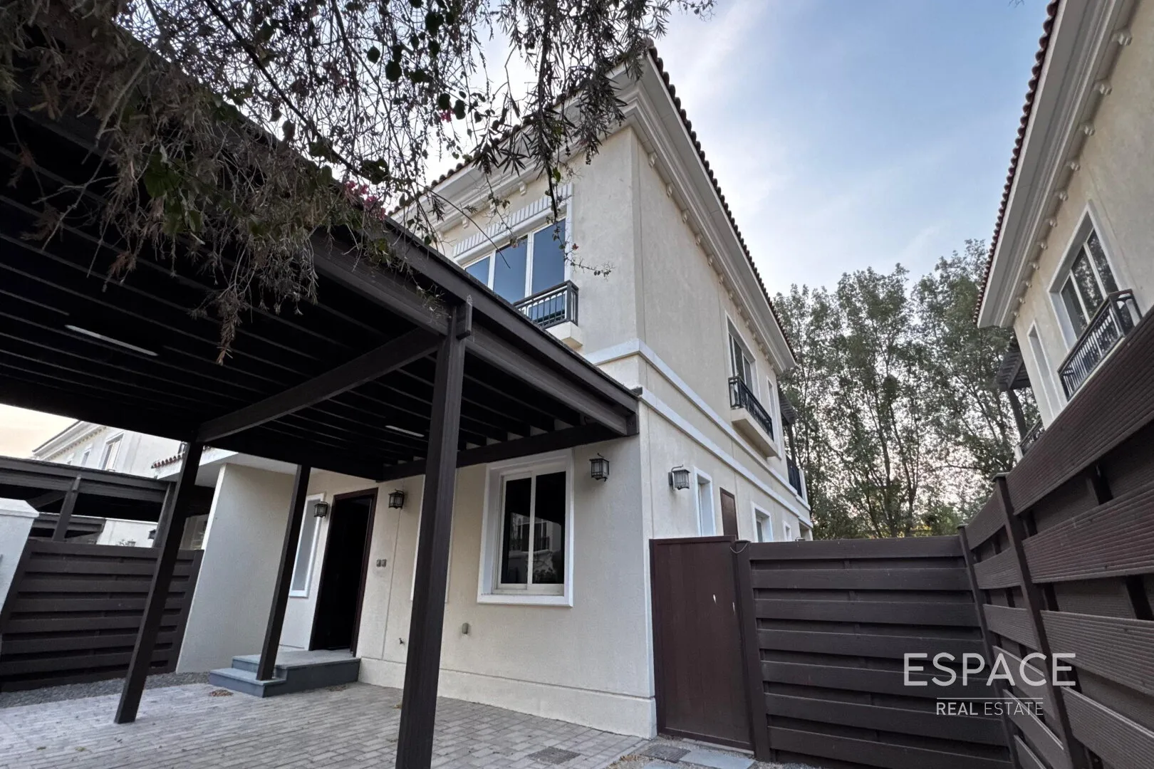 PropertiesGalleryCamera