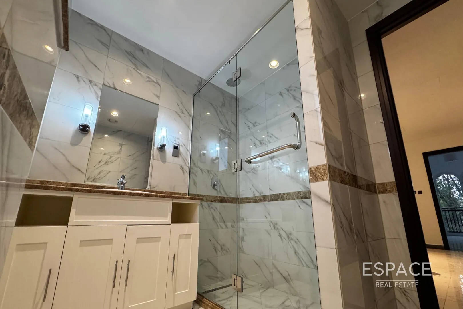 single static gallery