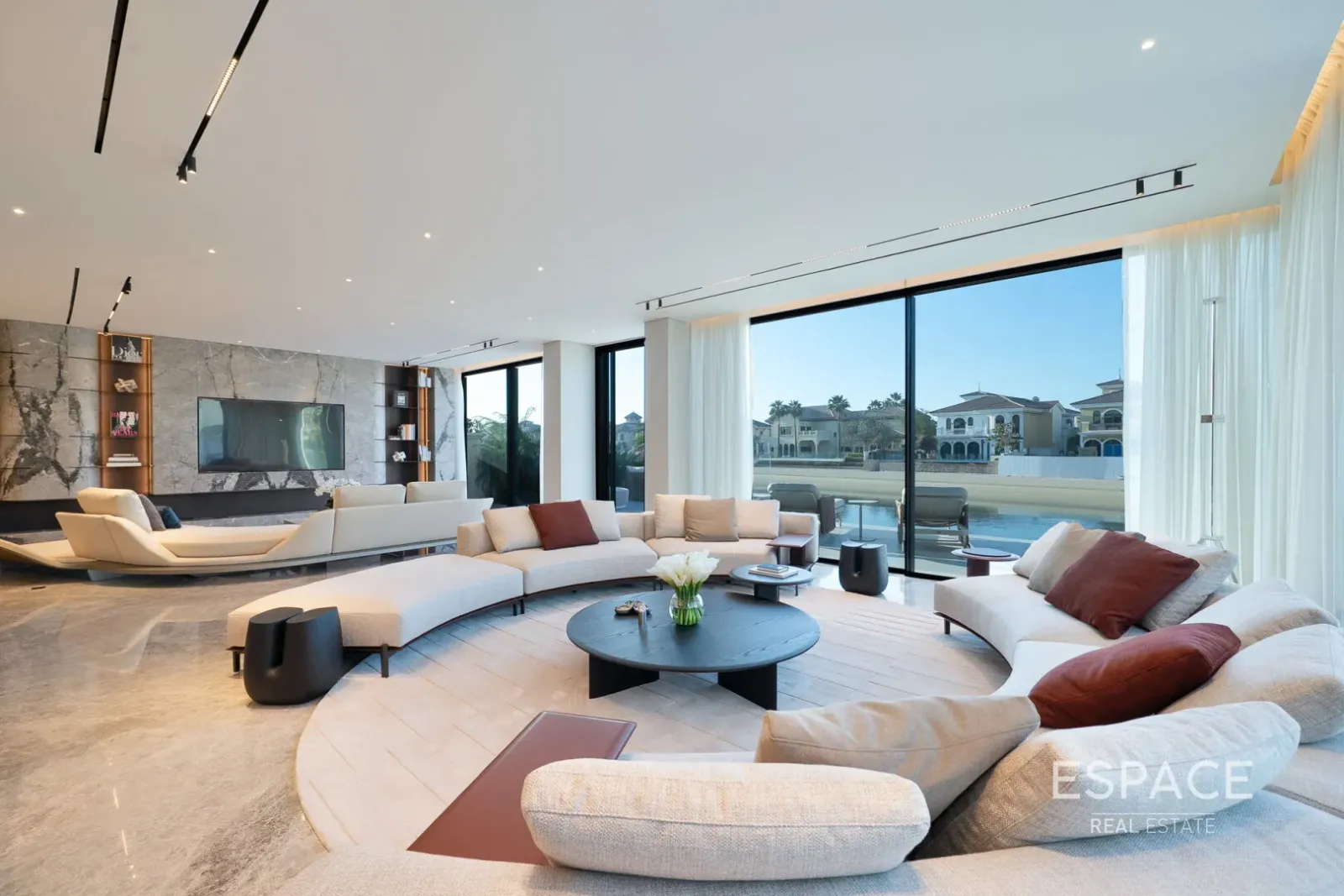PropertiesGalleryCamera