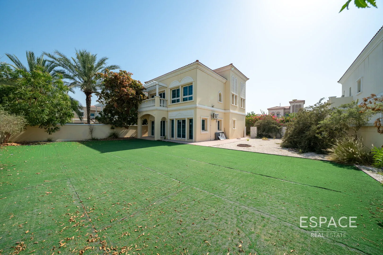 PropertiesGalleryCamera